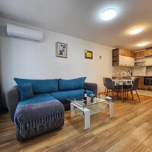  Appartamento Brand New With Free Parking Near Center